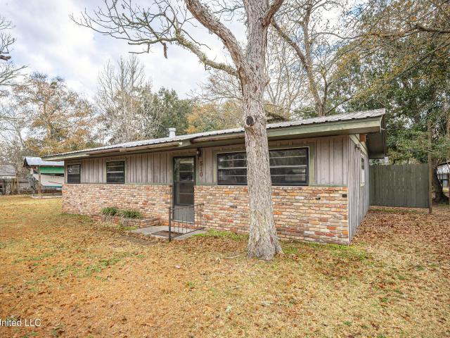 House for sale in Ocean Springs, Mississippi
