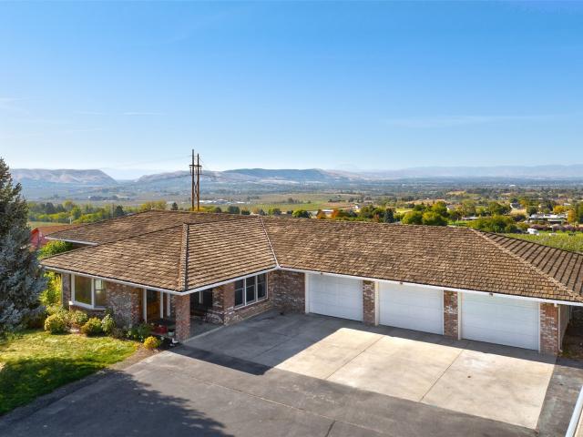 House for sale in Yakima, Yakima County