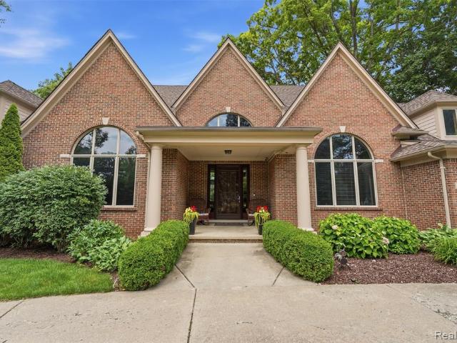 House for sale in West Bloomfield, Michigan