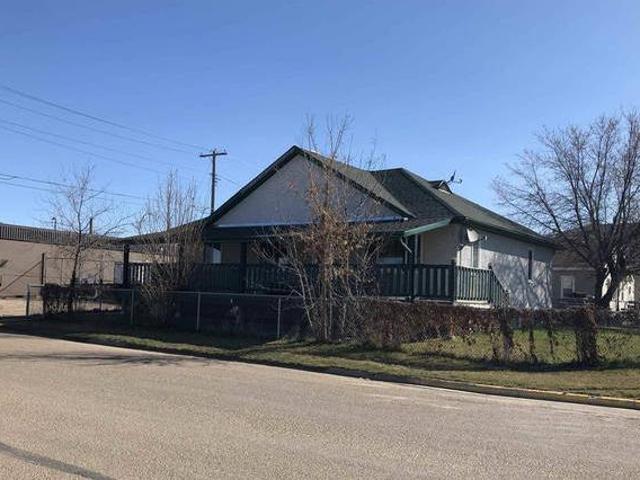 House for sale in Wedgewood, Alberta