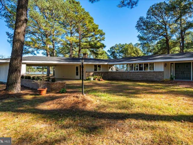 House for sale in Crisfield, Maryland