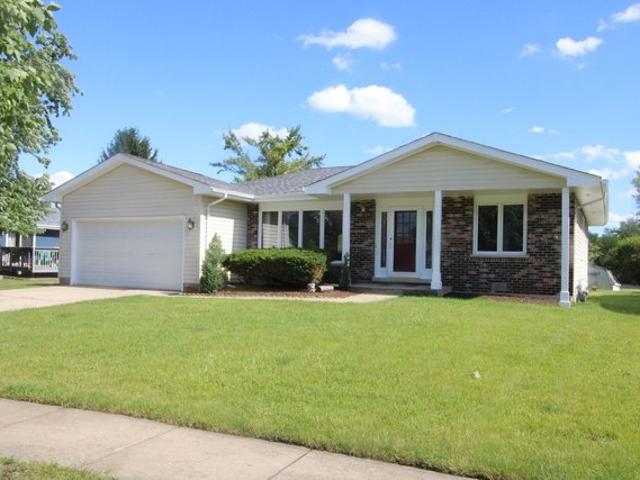 House for sale in Mchenry, Illinois