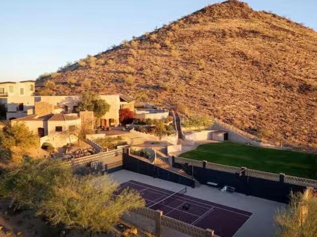 House for sale in Glendale