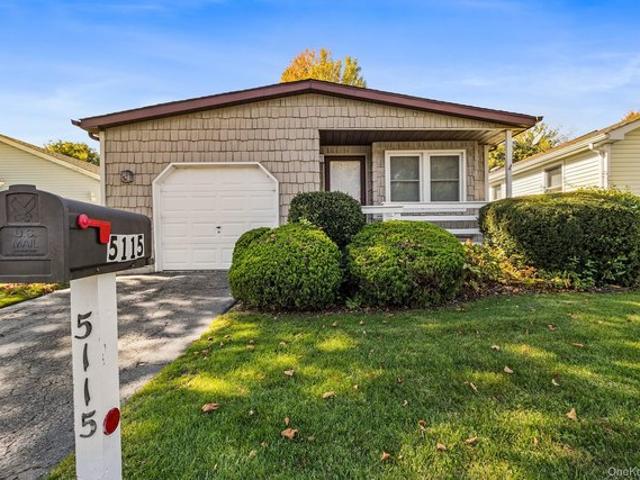 House for sale in Manorville, Town of Brookhaven