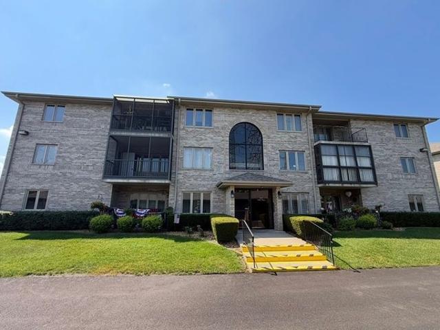 Condo for sale in Crestwood, Illinois