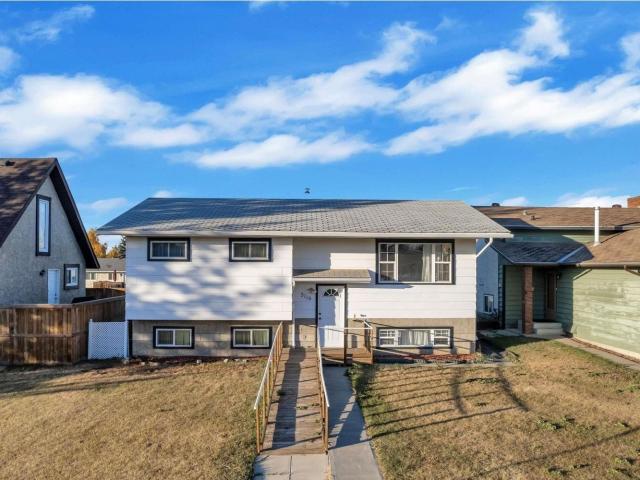 House for sale in Wedgewood, Alberta
