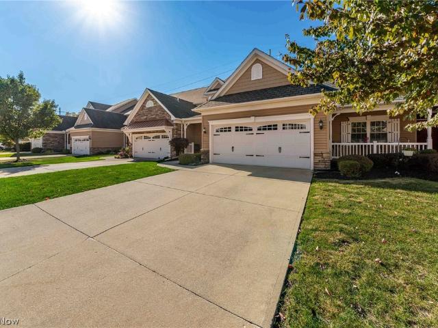 Condo for sale in Shepherd's Glen, Willoughby