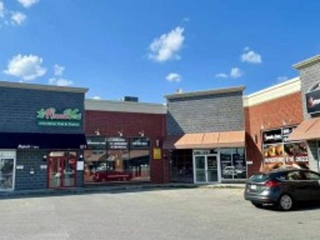Commercial for sale in Quartier des Jardins, Saint-Eustache