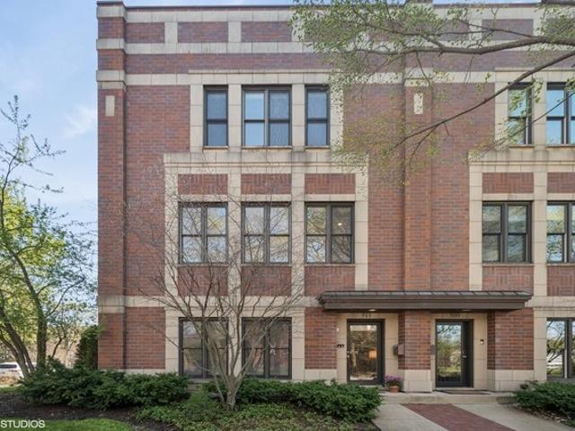 Townhouse for sale in Evanston, Illinois