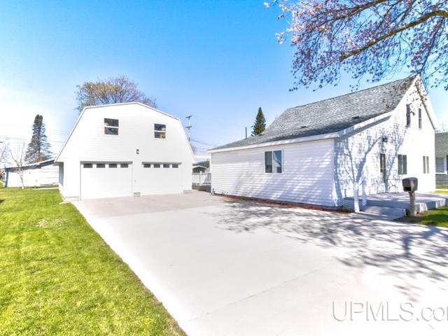 House for sale in Escanaba, Michigan