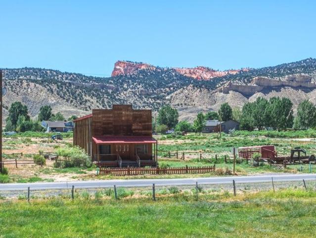 House for sale in Tropic, Utah
