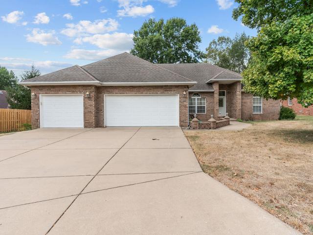 House for sale in Springwood Manor, Nixa