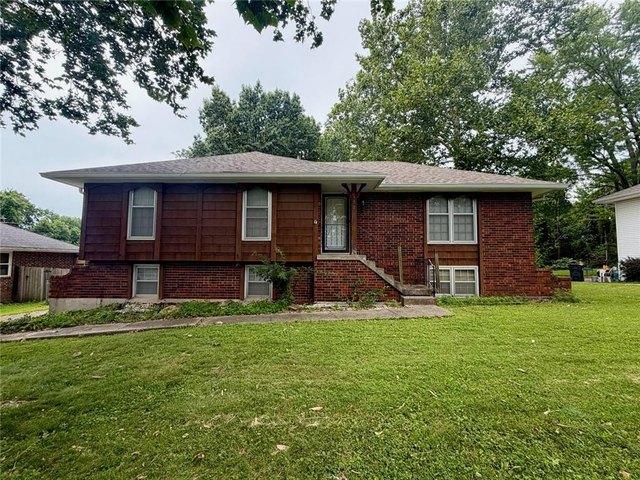 House for sale in Blue Springs, Missouri