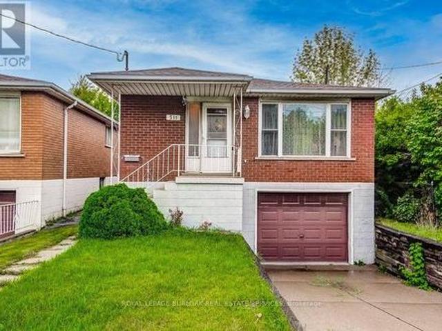 House for sale in Ancaster, Ontario