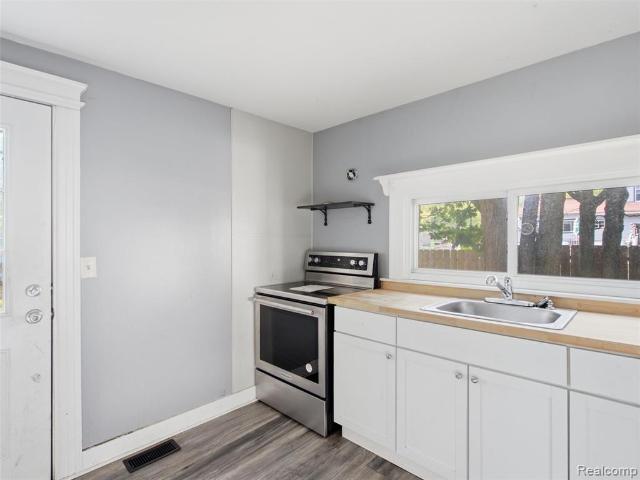 House for sale in Fenton, Michigan