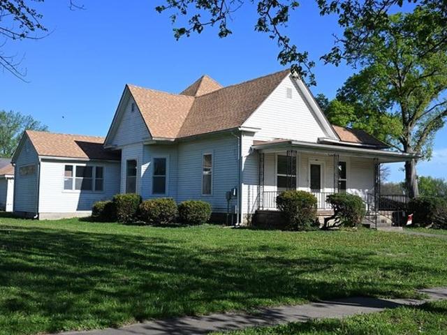 House for sale in Salisbury, Missouri