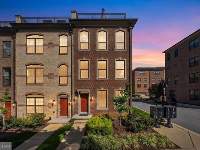 Townhouse for sale in Oxon Hill, Prince George's County