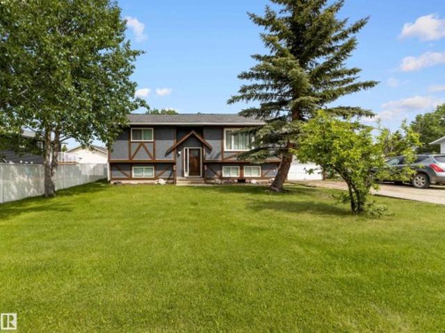 House for sale in Entwistle, Alberta