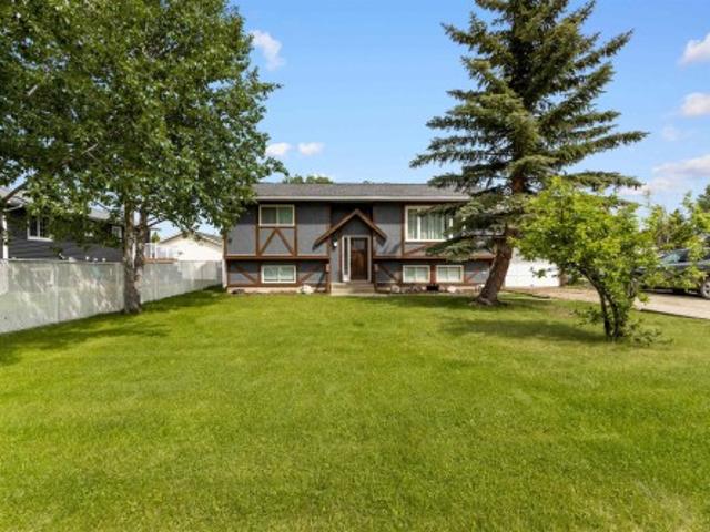 House for sale in Entwistle, Alberta