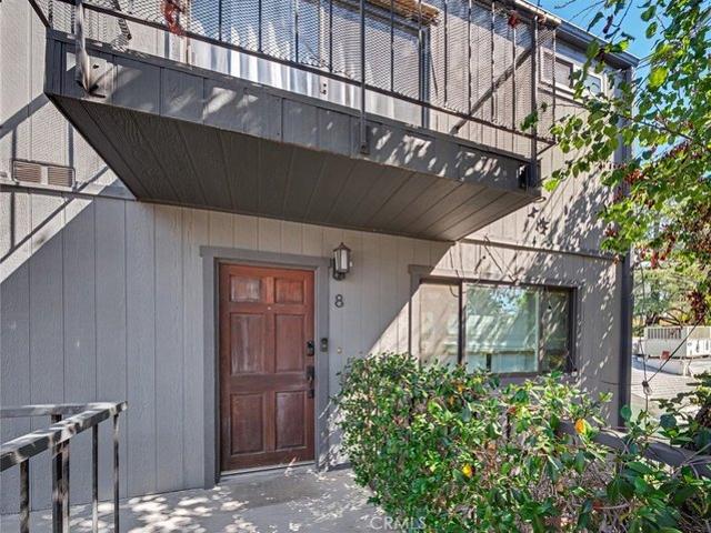 Townhouse for sale in North Hollywood Neighborhood Council District, Los Angeles