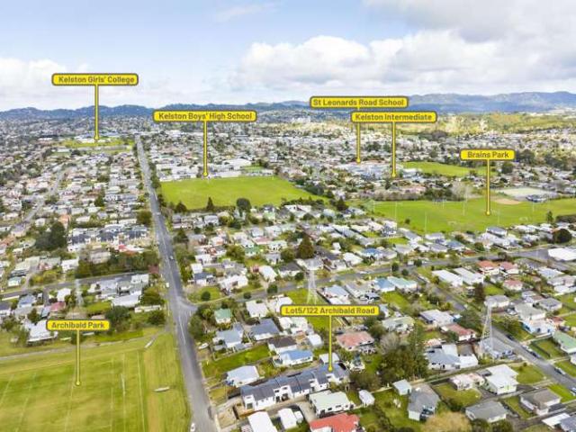 Townhouse for sale in Kelston