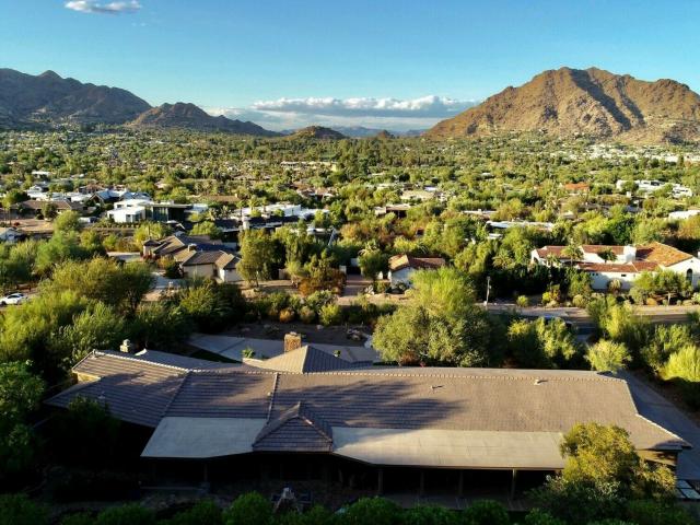 House for sale in Paradise Valley
