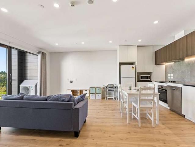 Apartment for sale in Paremoremo, Oroua County