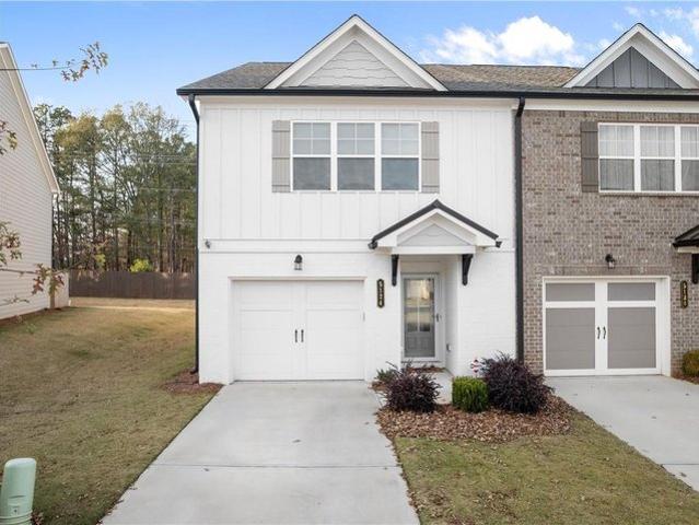House for sale in Oakwood, Georgia