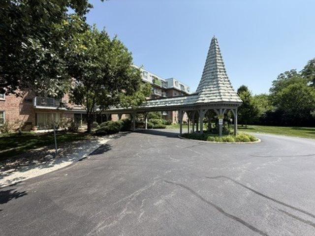 Condo for sale in Downers Grove, Illinois