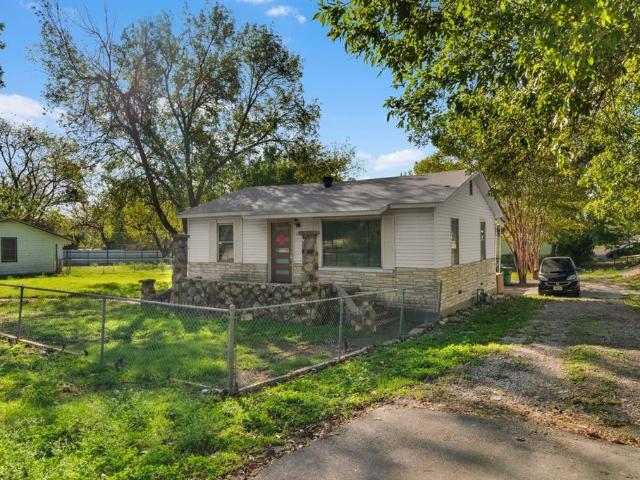 House for sale in Sansom Park, Tarrant County
