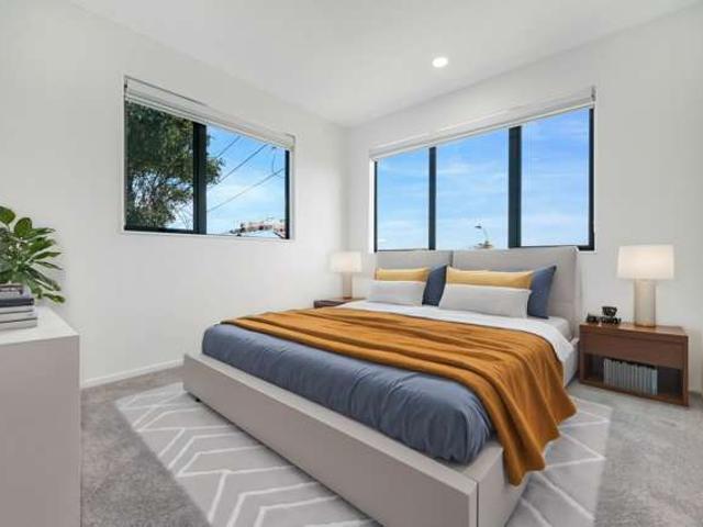 Townhouse for sale in Mount Roskill