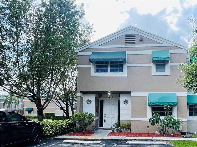 Townhouse for sale in Cooper City, Florida