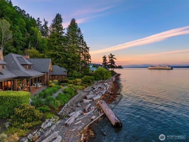 House for sale in Bainbridge Island, Washington