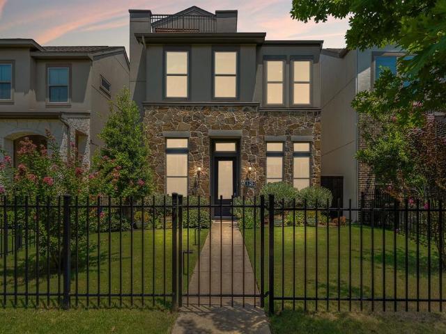 House for sale in Dallas, Texas