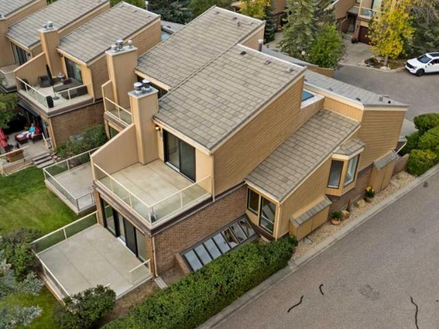 Townhouse for sale in Northwest, Alberta