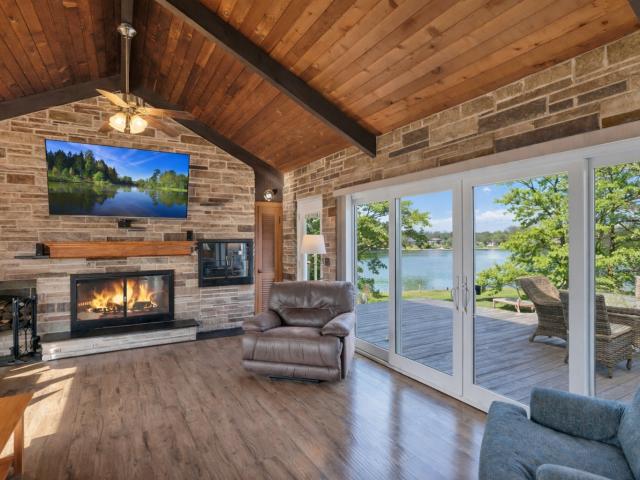House for sale in Mchenry, Illinois