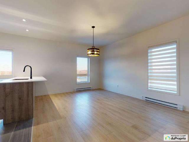 Apartment for rent in Duvernay, Laval (région administrative)