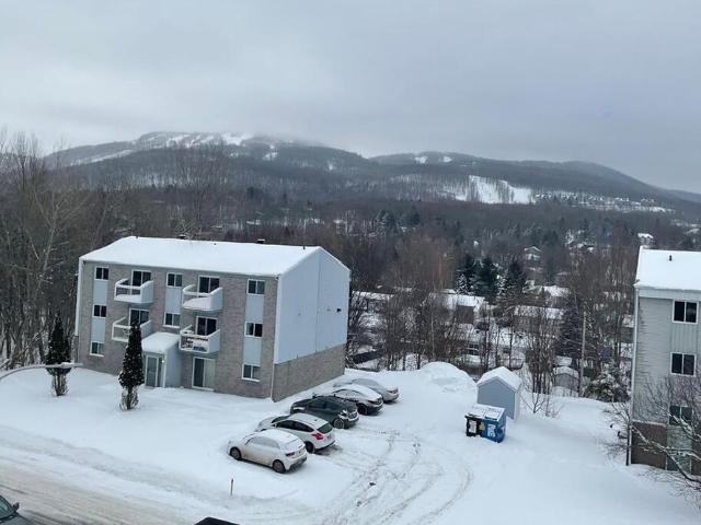 Apartment for rent in Bromont, Estrie