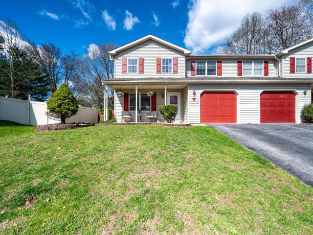 Townhouse for sale in Douglassville, Pennsylvania