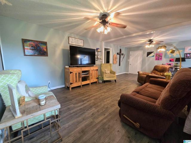 House for sale in Weaver