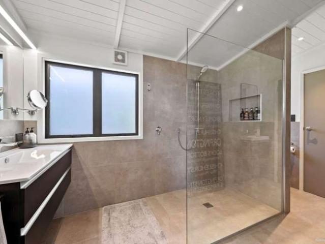 House for sale in Awhitu