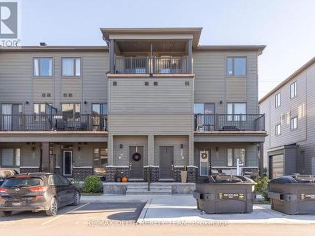 Townhouse for rent in Barrhaven West, Ottawa