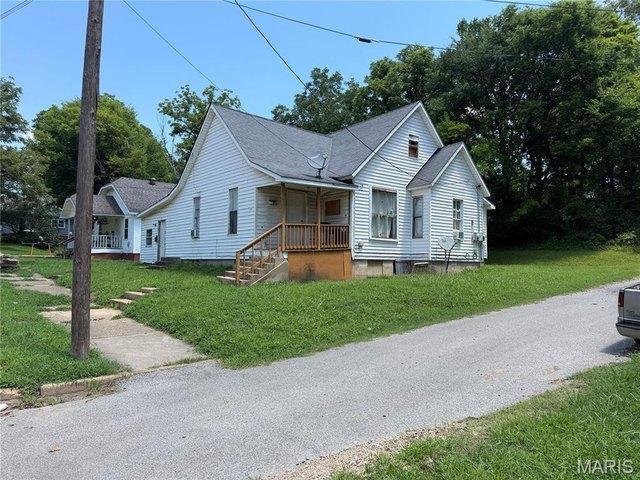 House for sale in Poplar Bluff, Missouri