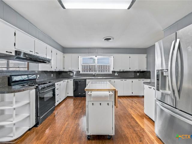 House for sale in Shiner, Lavaca County