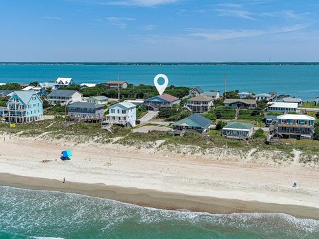 House for sale in Emerald Isle, North Carolina