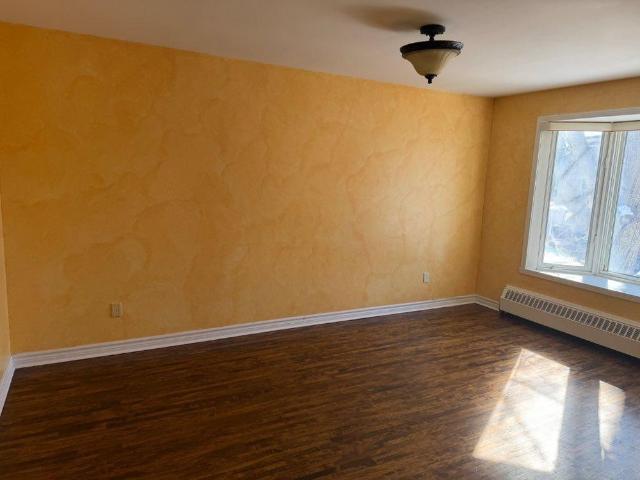Apartment for rent in Laval-des-rapides, Quebec