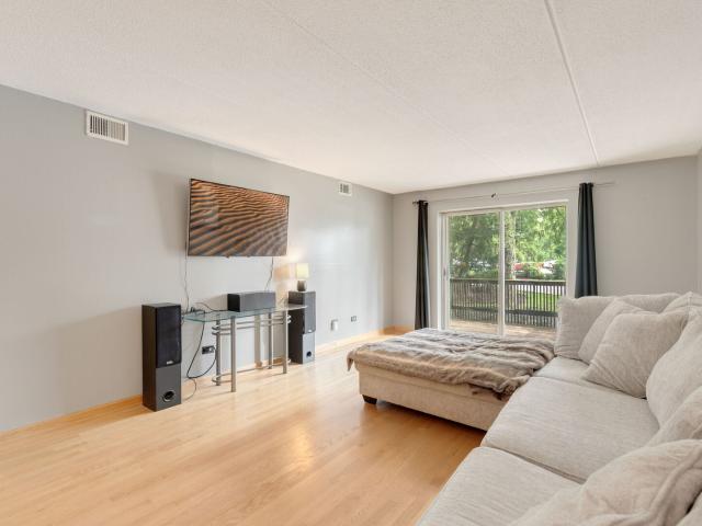 Condo for sale in Lake in the Woods, Downers Grove