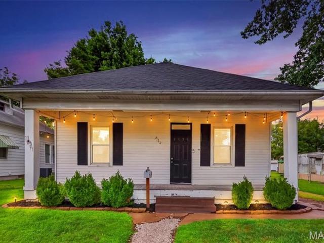 House for sale in Dupo, Illinois
