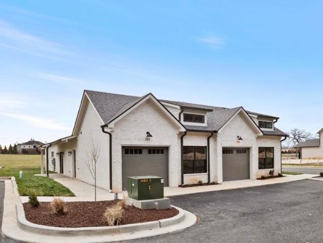 House for sale in Bowling Green, Kentucky