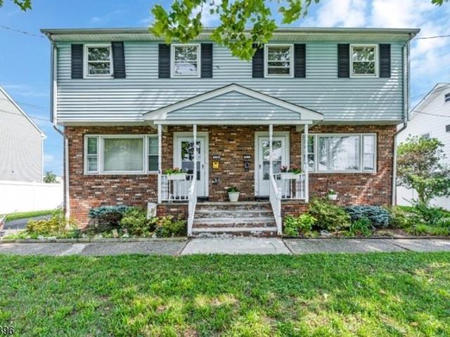 House for sale in Middlesex, New Jersey